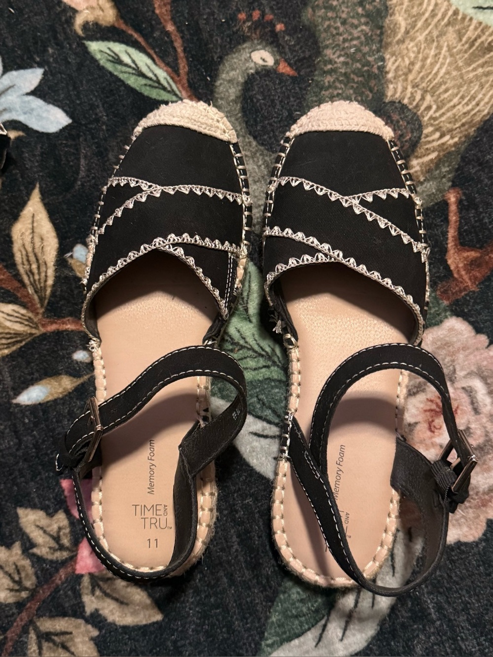 Time and Tru Black Espadrille Slingback Sandals with Contrast Stitching